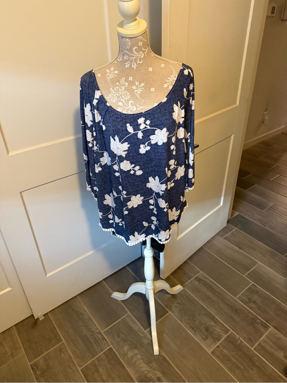 SJS Navy Blue Floral Scoop Neck Blouse with Lace Trim